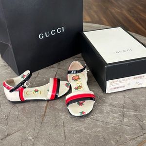 Authentic Gucci child sandals. In great condition, worn 2X